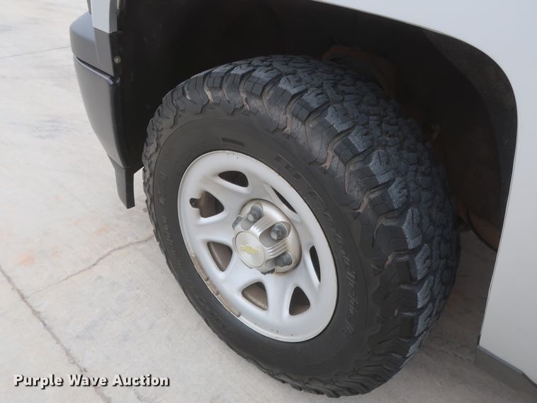 image for item HW9014 2015 Chevrolet Silverado 1500  Double Cab pickup truck