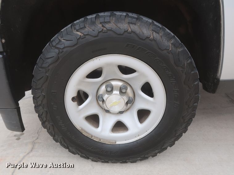 image for item HW9014 2015 Chevrolet Silverado 1500  Double Cab pickup truck