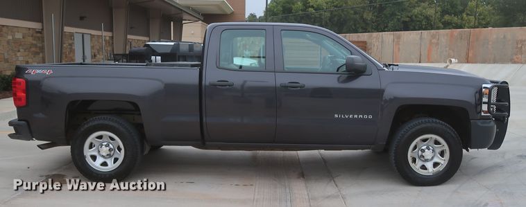 image for item HW9015 2016 Chevrolet Silverado 1500  Double Cab pickup truck