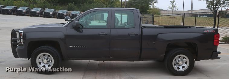image for item HW9015 2016 Chevrolet Silverado 1500  Double Cab pickup truck