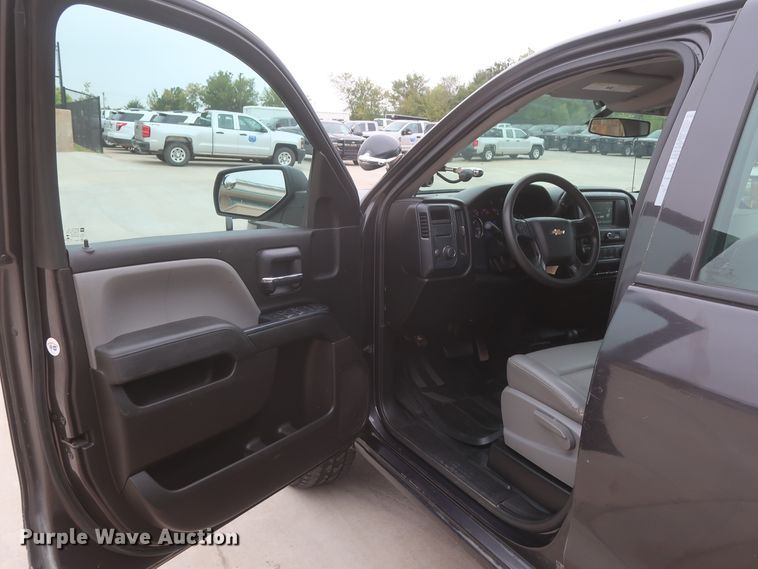 image for item HW9015 2016 Chevrolet Silverado 1500  Double Cab pickup truck