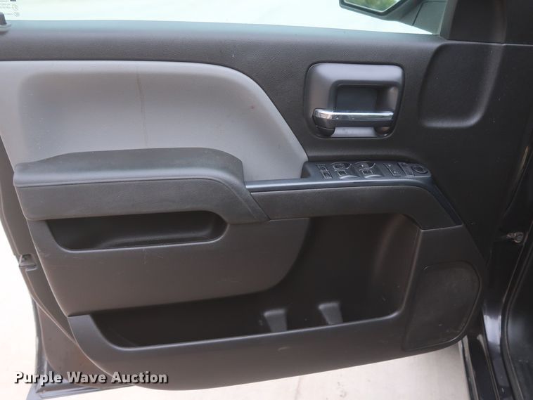 image for item HW9015 2016 Chevrolet Silverado 1500  Double Cab pickup truck