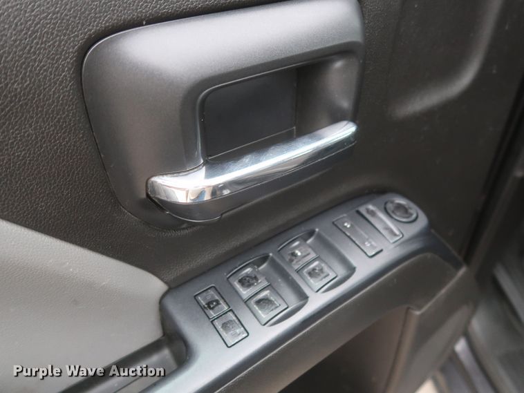 image for item HW9015 2016 Chevrolet Silverado 1500  Double Cab pickup truck