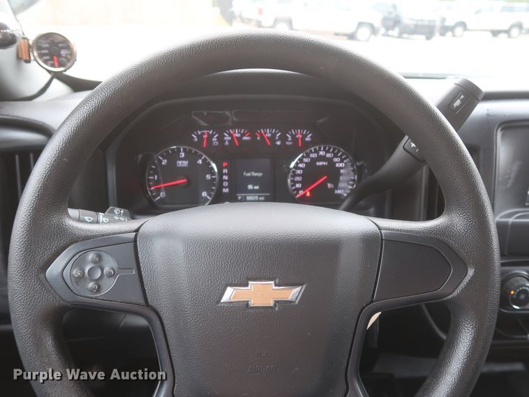 image for item HW9015 2016 Chevrolet Silverado 1500  Double Cab pickup truck