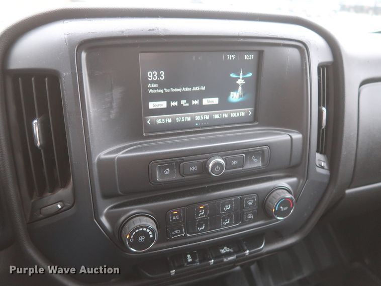 image for item HW9015 2016 Chevrolet Silverado 1500  Double Cab pickup truck