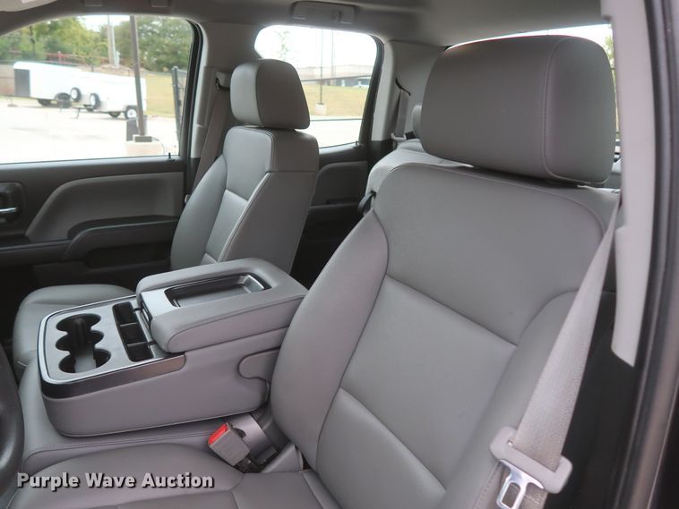 image for item HW9015 2016 Chevrolet Silverado 1500  Double Cab pickup truck