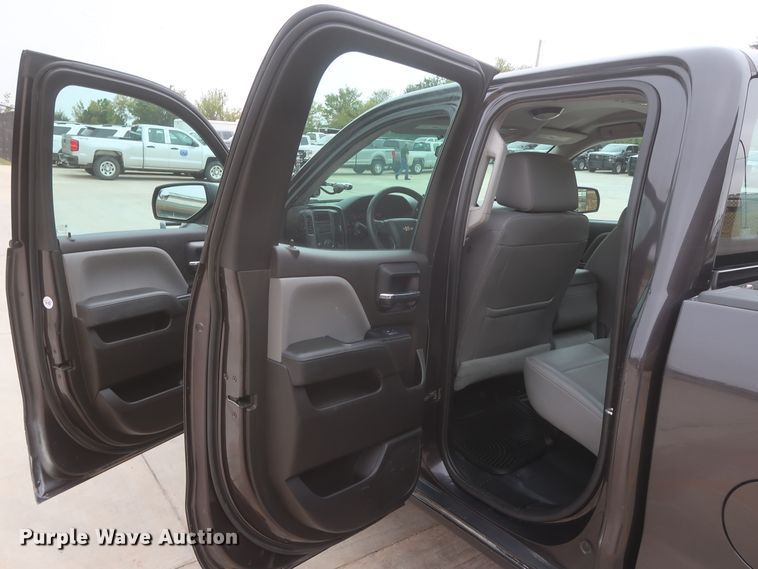 image for item HW9015 2016 Chevrolet Silverado 1500  Double Cab pickup truck