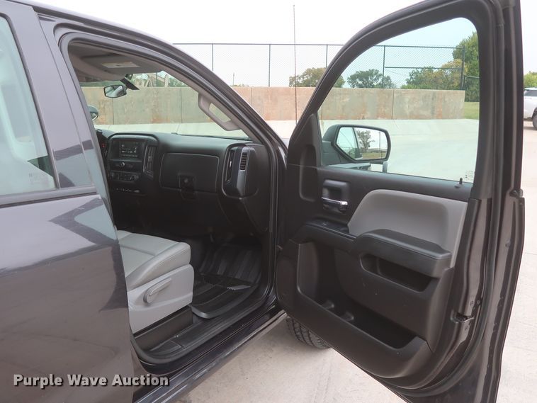 image for item HW9015 2016 Chevrolet Silverado 1500  Double Cab pickup truck