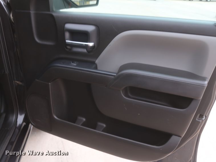 image for item HW9015 2016 Chevrolet Silverado 1500  Double Cab pickup truck