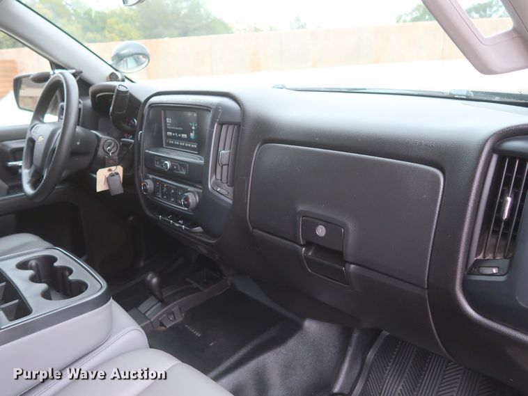 image for item HW9015 2016 Chevrolet Silverado 1500  Double Cab pickup truck