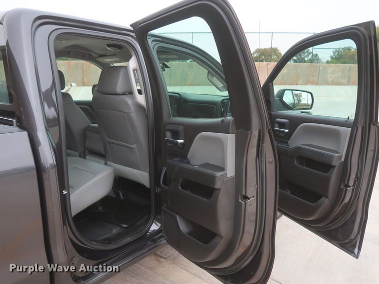 image for item HW9015 2016 Chevrolet Silverado 1500  Double Cab pickup truck