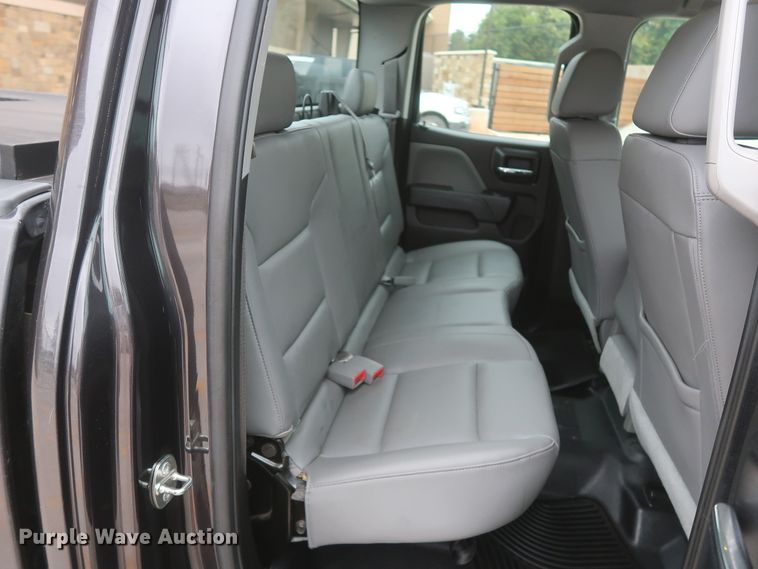 image for item HW9015 2016 Chevrolet Silverado 1500  Double Cab pickup truck