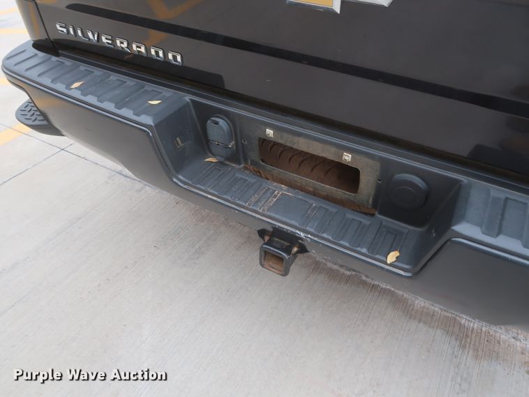 image for item HW9015 2016 Chevrolet Silverado 1500  Double Cab pickup truck