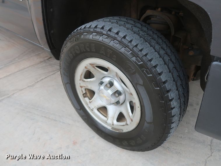 image for item HW9015 2016 Chevrolet Silverado 1500  Double Cab pickup truck