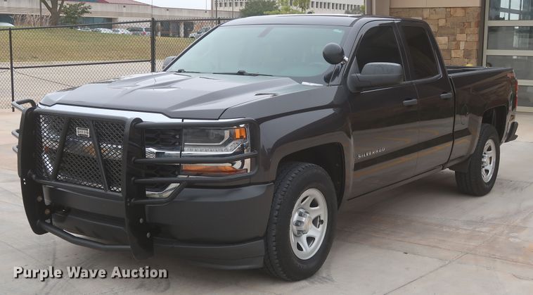 image for item HW9016 2016 Chevrolet Silverado 1500  Double Cab pickup truck