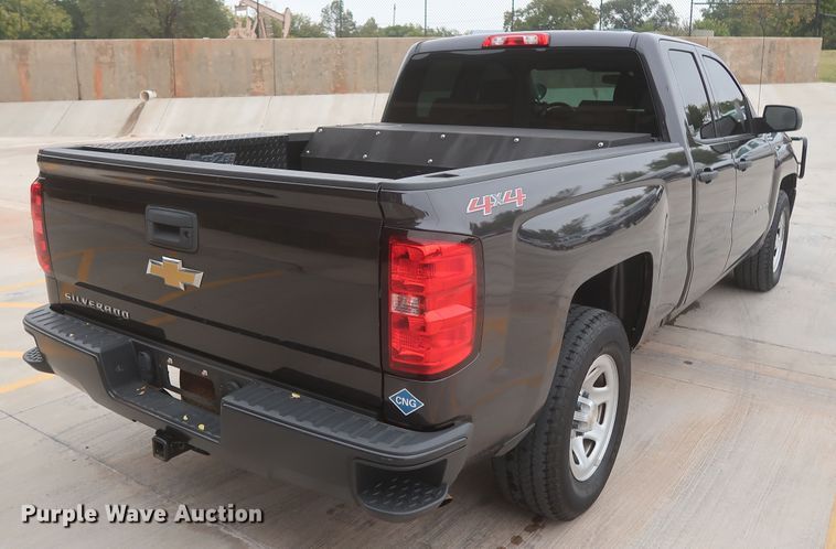 image for item HW9016 2016 Chevrolet Silverado 1500  Double Cab pickup truck