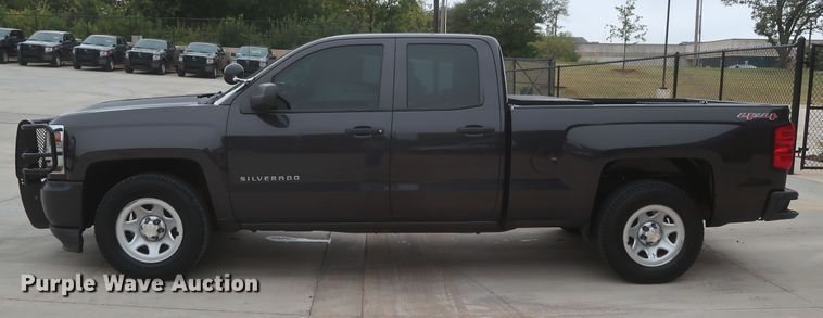 image for item HW9016 2016 Chevrolet Silverado 1500  Double Cab pickup truck