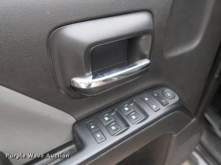 image for item HW9016 2016 Chevrolet Silverado 1500  Double Cab pickup truck