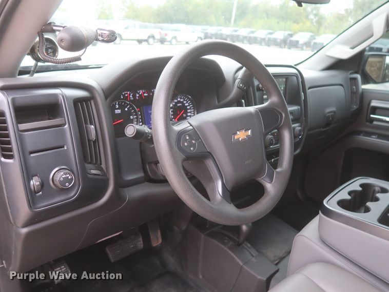 image for item HW9016 2016 Chevrolet Silverado 1500  Double Cab pickup truck