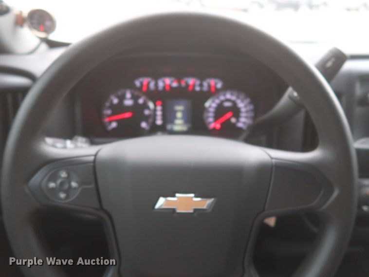 image for item HW9016 2016 Chevrolet Silverado 1500  Double Cab pickup truck