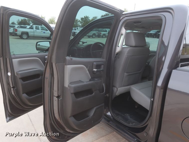 image for item HW9016 2016 Chevrolet Silverado 1500  Double Cab pickup truck