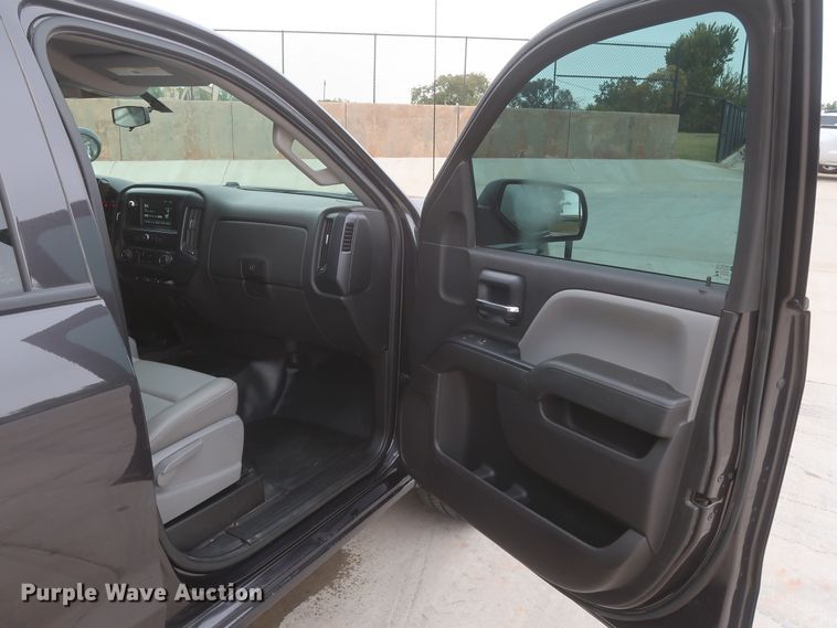 image for item HW9016 2016 Chevrolet Silverado 1500  Double Cab pickup truck