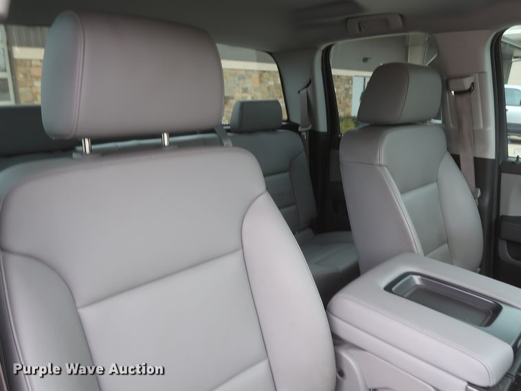 image for item HW9016 2016 Chevrolet Silverado 1500  Double Cab pickup truck