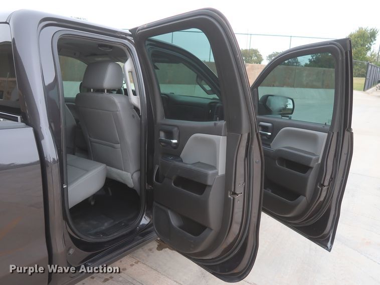 image for item HW9016 2016 Chevrolet Silverado 1500  Double Cab pickup truck