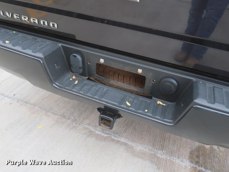 image for item HW9016 2016 Chevrolet Silverado 1500  Double Cab pickup truck