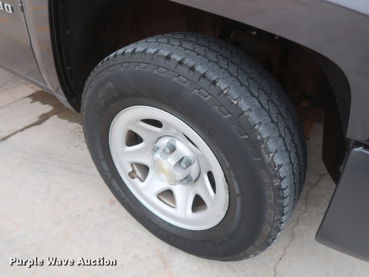 image for item HW9016 2016 Chevrolet Silverado 1500  Double Cab pickup truck