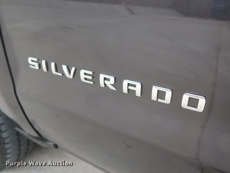 image for item HW9016 2016 Chevrolet Silverado 1500  Double Cab pickup truck