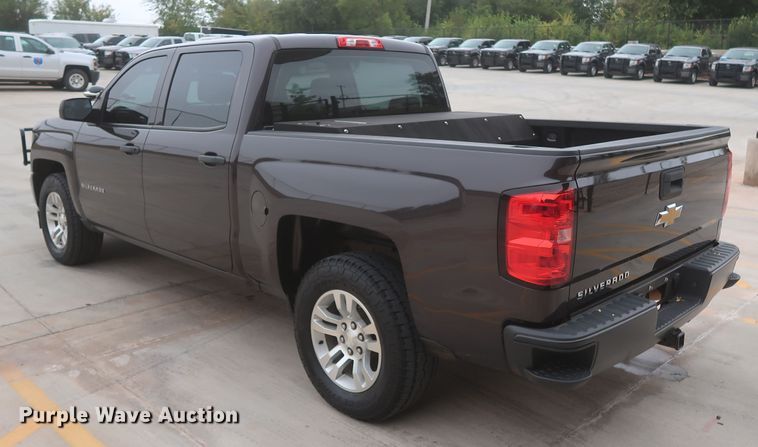 image for item HW9017 2016 Chevrolet Silverado 1500  Crew Cab pickup truck