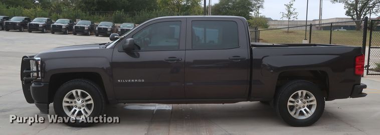 image for item HW9017 2016 Chevrolet Silverado 1500  Crew Cab pickup truck