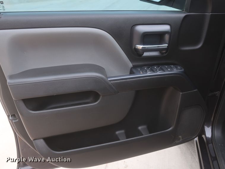 image for item HW9017 2016 Chevrolet Silverado 1500  Crew Cab pickup truck