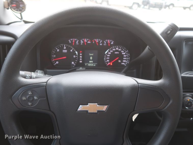 image for item HW9017 2016 Chevrolet Silverado 1500  Crew Cab pickup truck