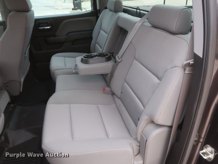 image for item HW9017 2016 Chevrolet Silverado 1500  Crew Cab pickup truck