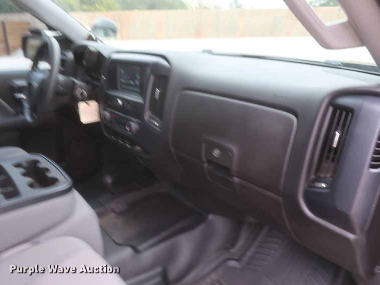 image for item HW9017 2016 Chevrolet Silverado 1500  Crew Cab pickup truck