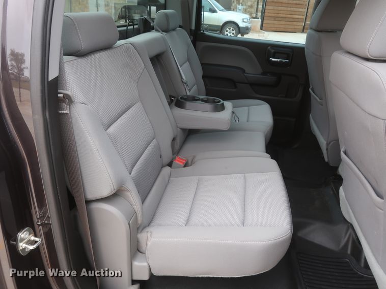 image for item HW9017 2016 Chevrolet Silverado 1500  Crew Cab pickup truck