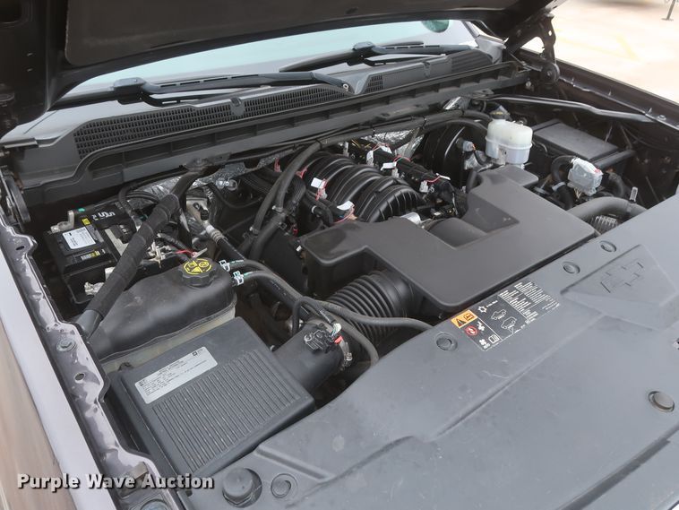 image for item HW9017 2016 Chevrolet Silverado 1500  Crew Cab pickup truck