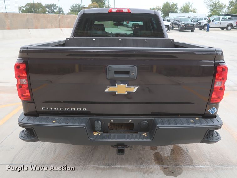 image for item HW9017 2016 Chevrolet Silverado 1500  Crew Cab pickup truck