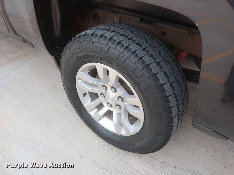 image for item HW9017 2016 Chevrolet Silverado 1500  Crew Cab pickup truck