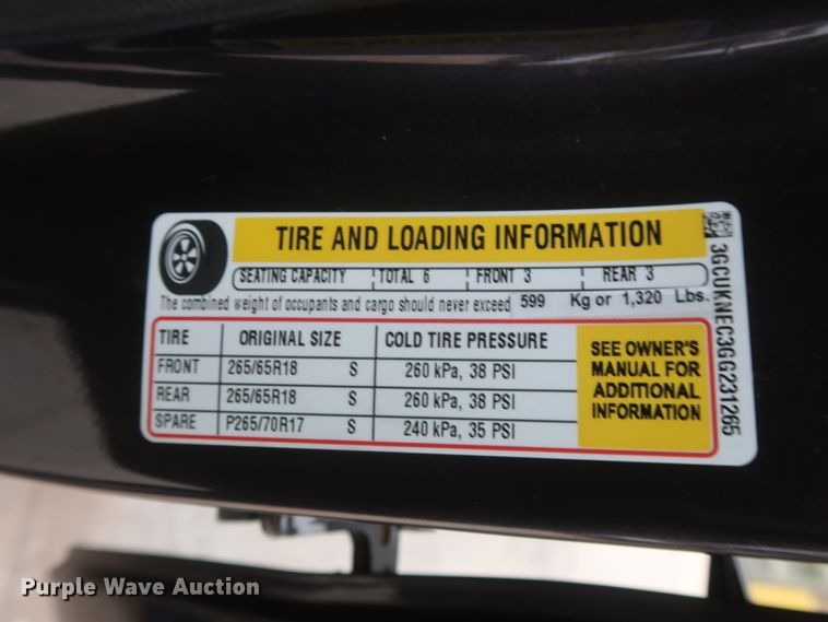 image for item HW9017 2016 Chevrolet Silverado 1500  Crew Cab pickup truck