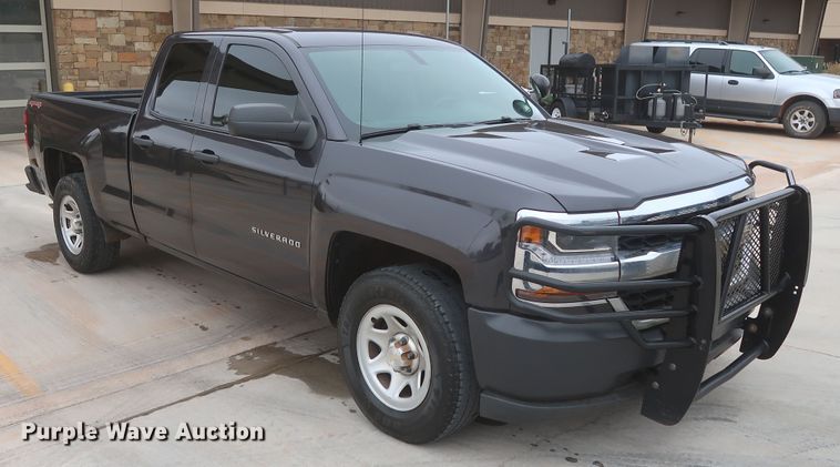 image for item HW9018 2016 Chevrolet Silverado 1500  Double Cab pickup truck