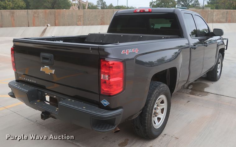 image for item HW9018 2016 Chevrolet Silverado 1500  Double Cab pickup truck