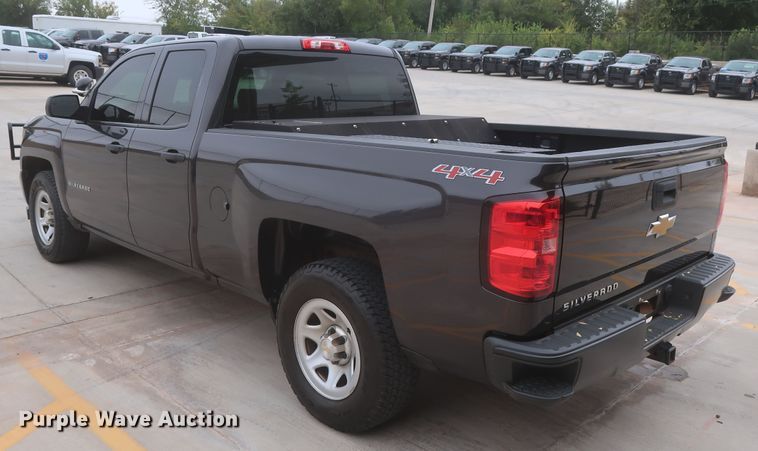 image for item HW9018 2016 Chevrolet Silverado 1500  Double Cab pickup truck