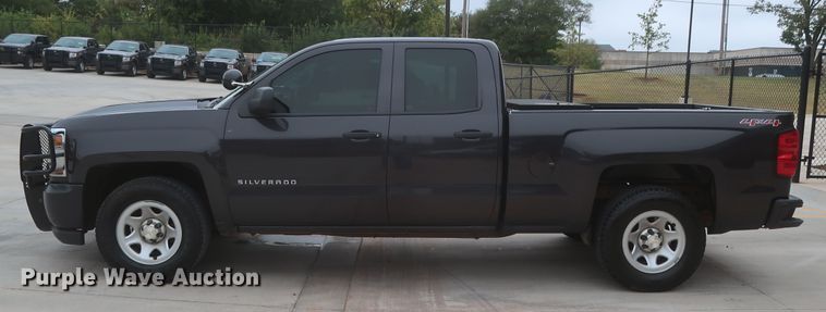image for item HW9018 2016 Chevrolet Silverado 1500  Double Cab pickup truck