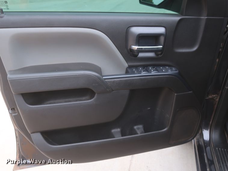 image for item HW9018 2016 Chevrolet Silverado 1500  Double Cab pickup truck