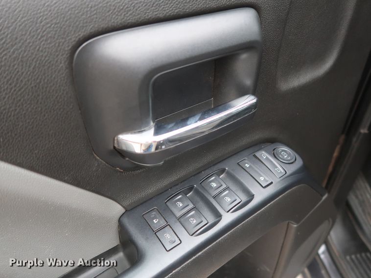 image for item HW9018 2016 Chevrolet Silverado 1500  Double Cab pickup truck