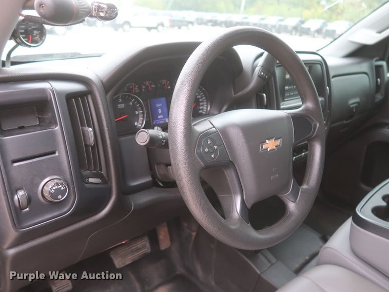 image for item HW9018 2016 Chevrolet Silverado 1500  Double Cab pickup truck