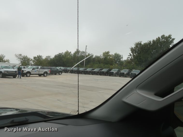 image for item HW9018 2016 Chevrolet Silverado 1500  Double Cab pickup truck